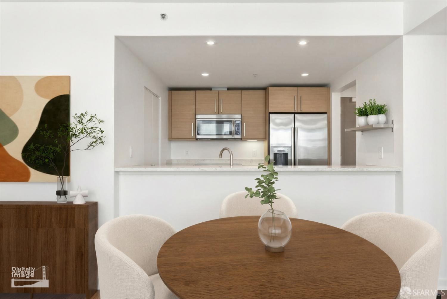 555 4th Street 707