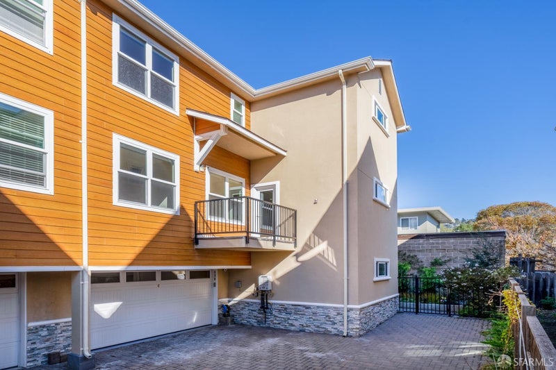 938 Kearney Street