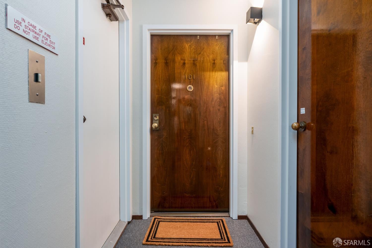 3044 Franklin Street 101