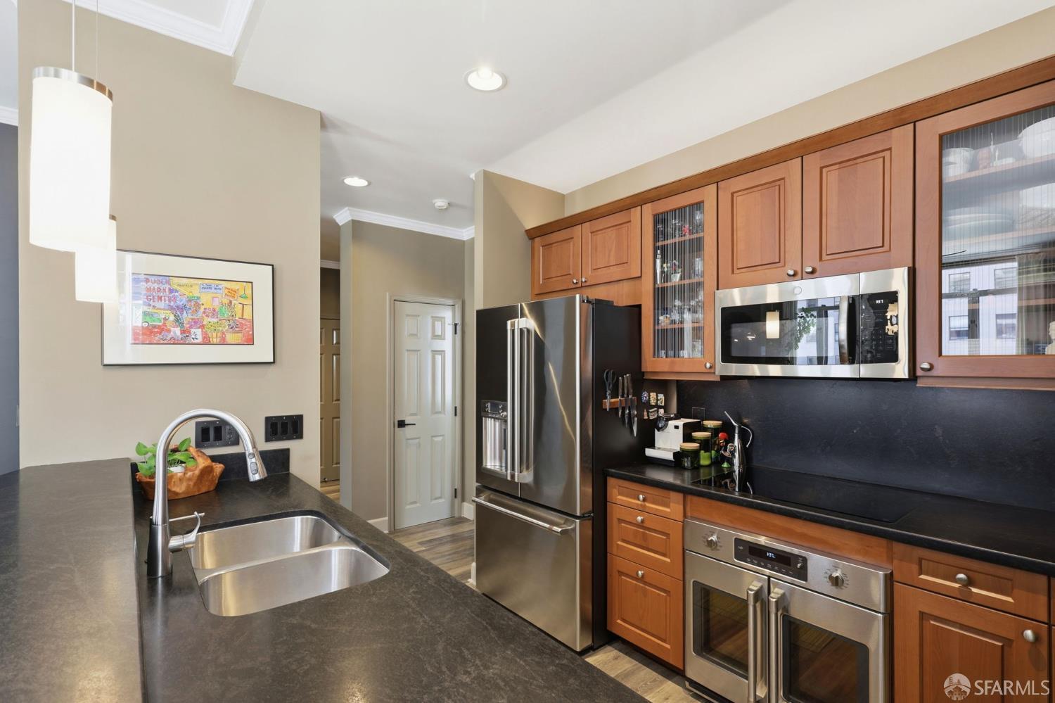 201 Sansome Street 702