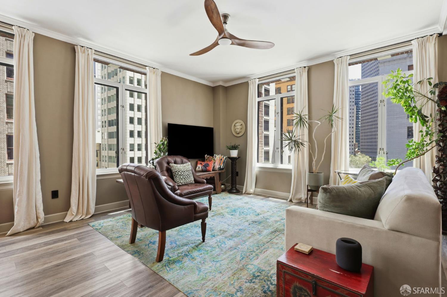 201 Sansome Street 702