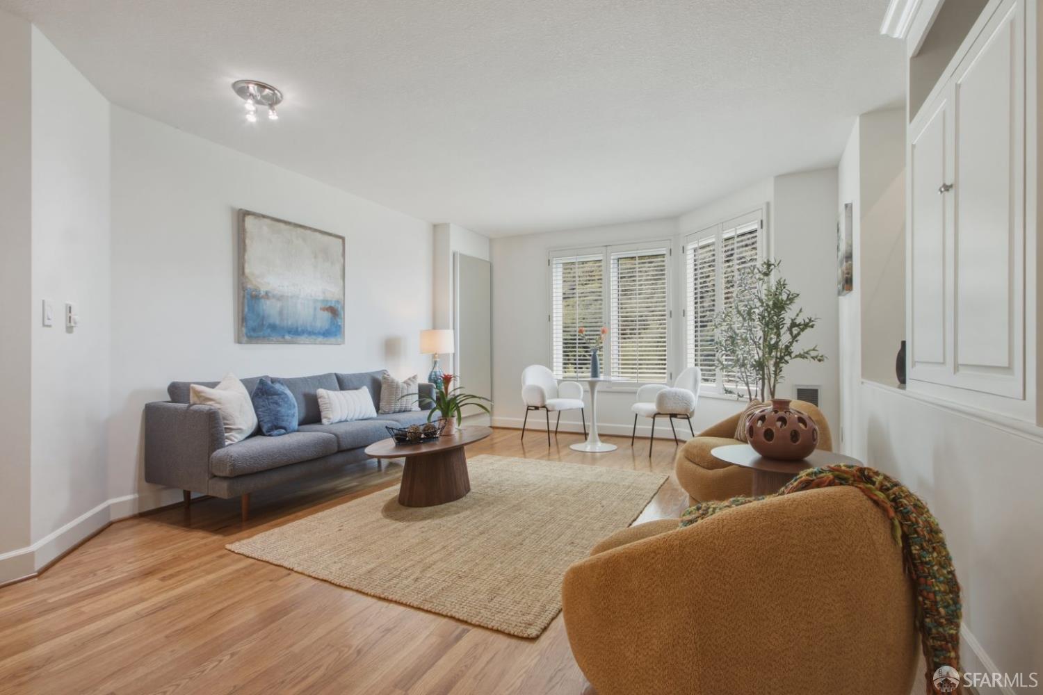 111 Chestnut Street 402