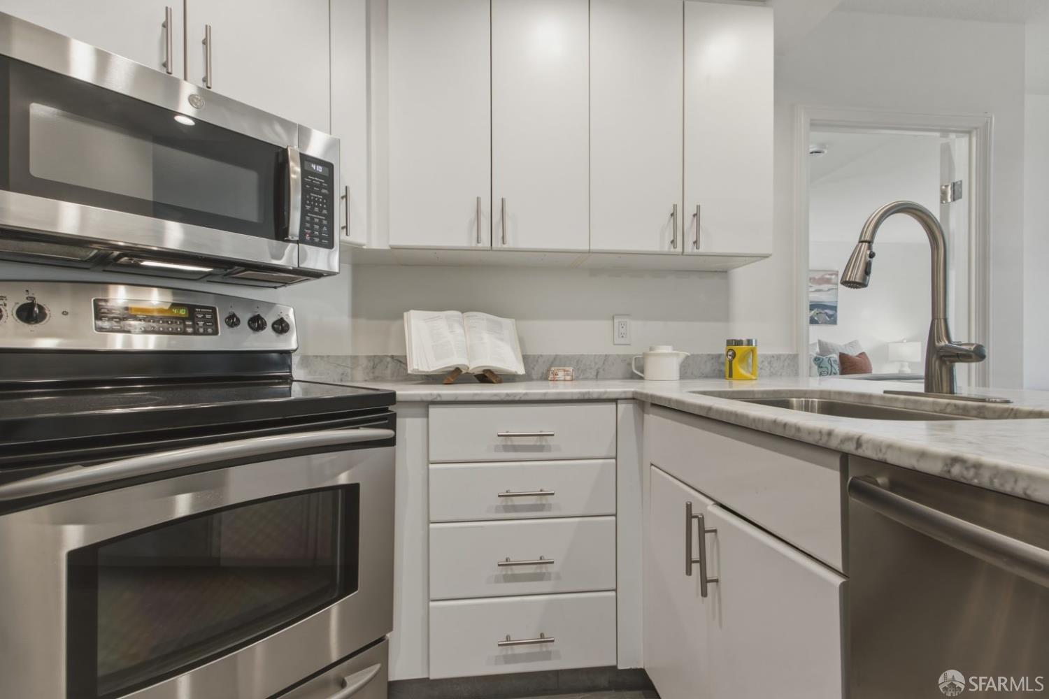 111 Chestnut Street 402