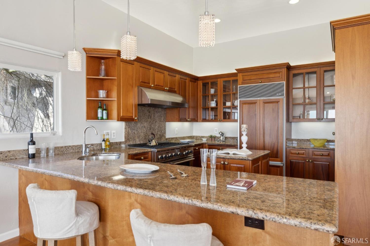 Oakland, California 94611, United States, 3 Bedrooms Bedrooms, ,3 BathroomsBathrooms,Residential,Pending,84644