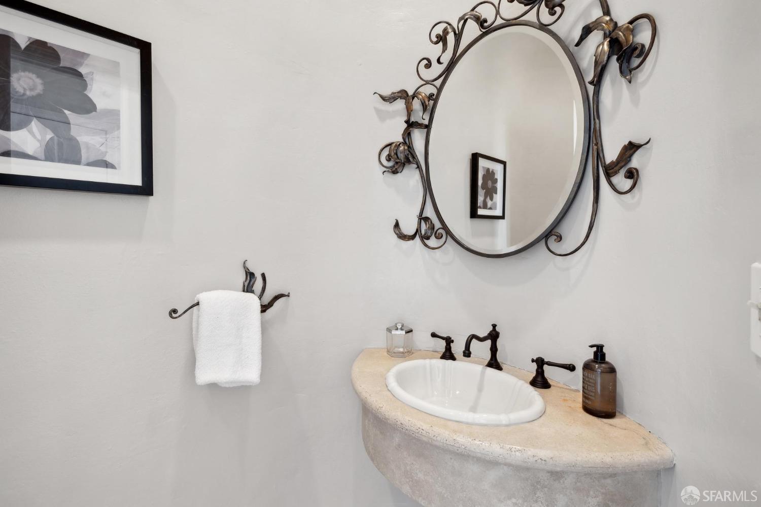 Oakland, California 94611, United States, 3 Bedrooms Bedrooms, ,3 BathroomsBathrooms,Residential,Pending,84644