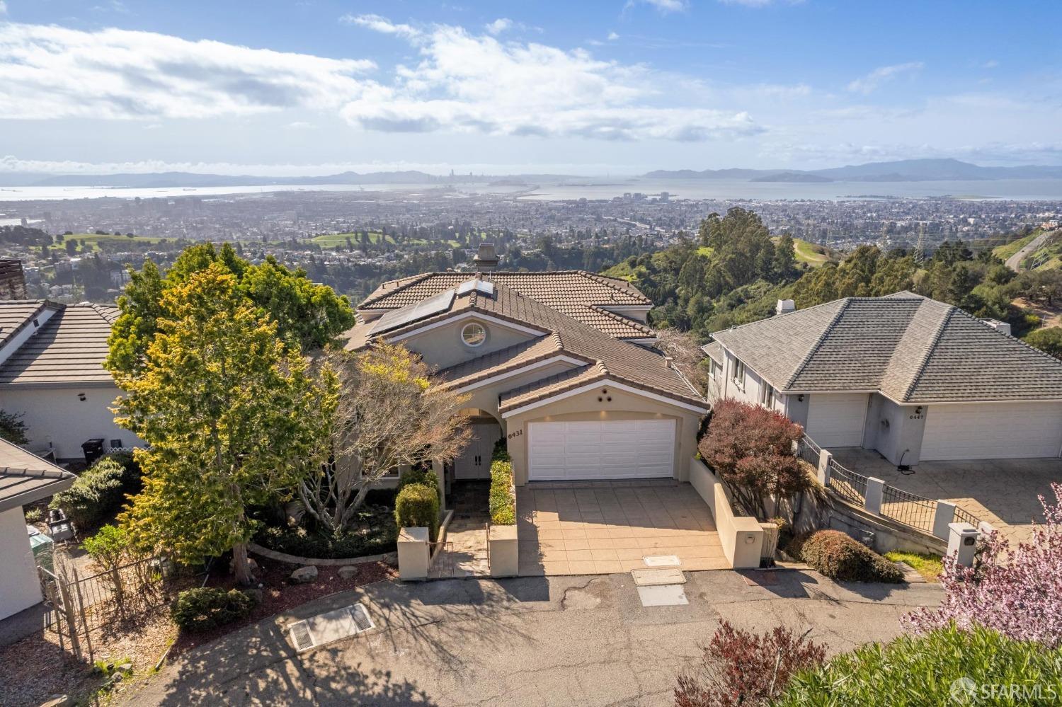 Oakland, California 94611, United States, 3 Bedrooms Bedrooms, ,3 BathroomsBathrooms,Residential,Pending,84644