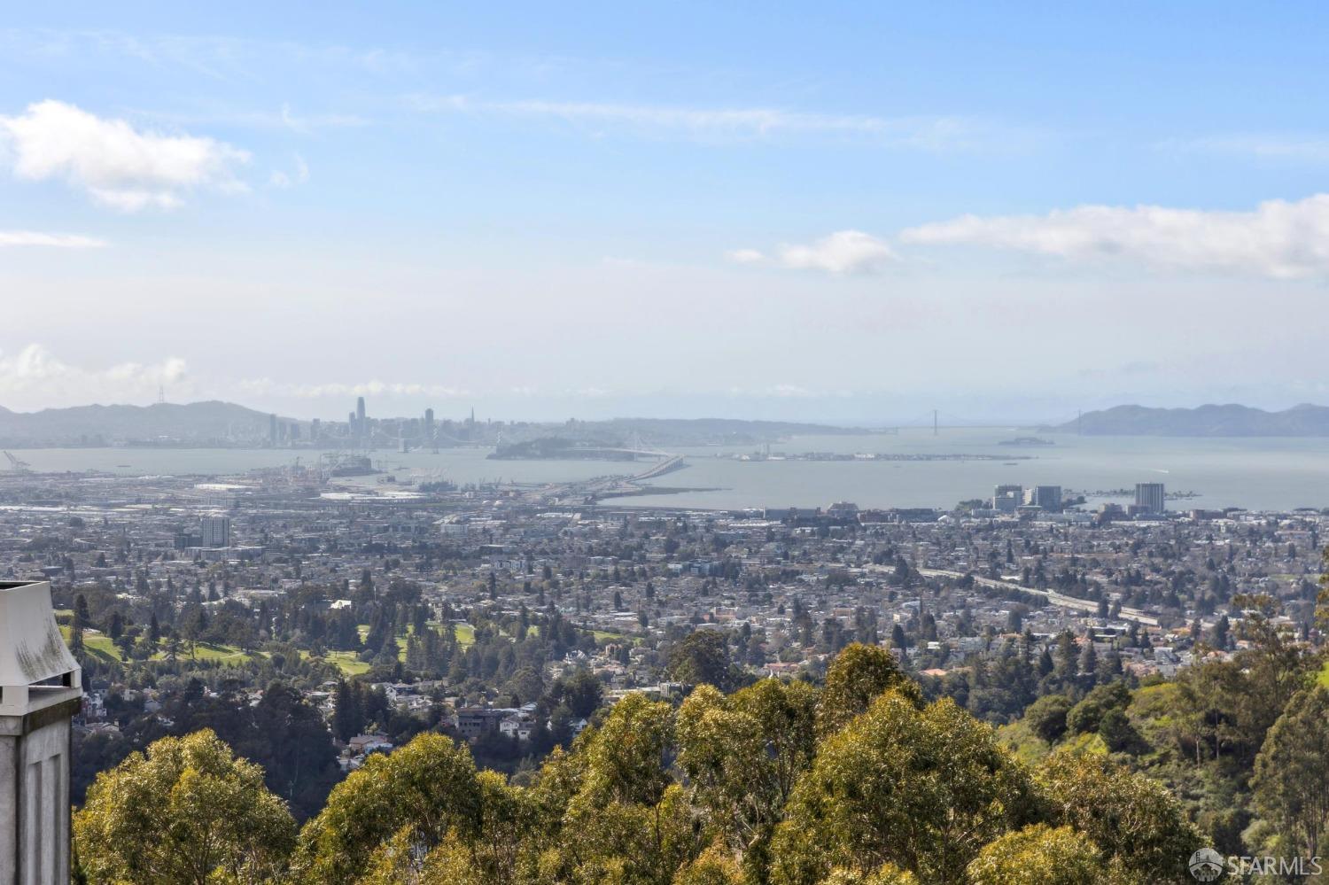 Oakland, California 94611, United States, 3 Bedrooms Bedrooms, ,3 BathroomsBathrooms,Residential,Pending,84644