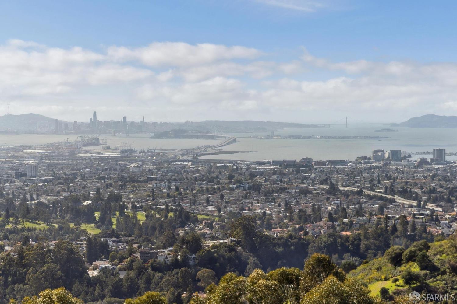 Oakland, California 94611, United States, 3 Bedrooms Bedrooms, ,3 BathroomsBathrooms,Residential,Pending,84644