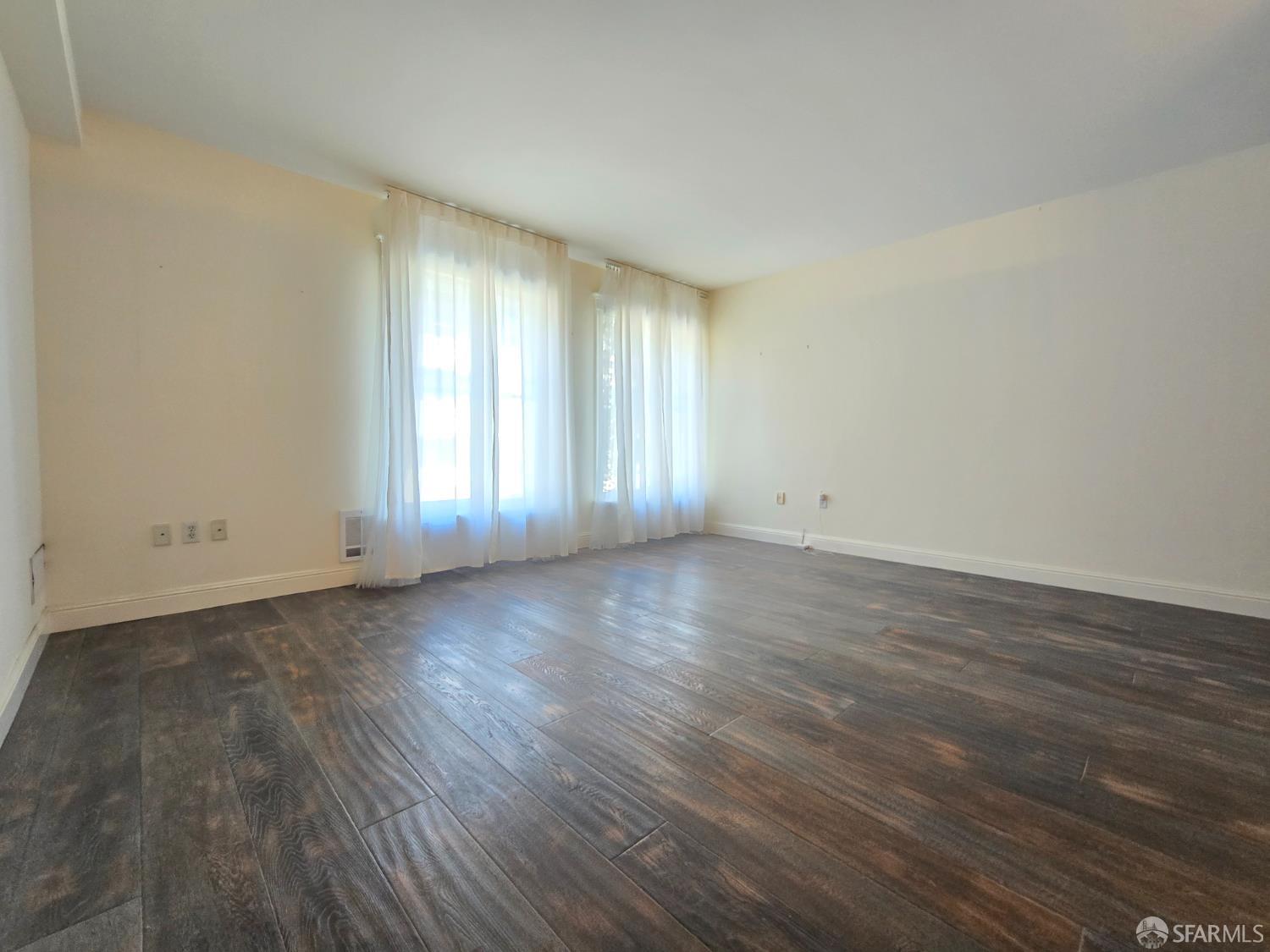 140 South Van Ness Avenue 341