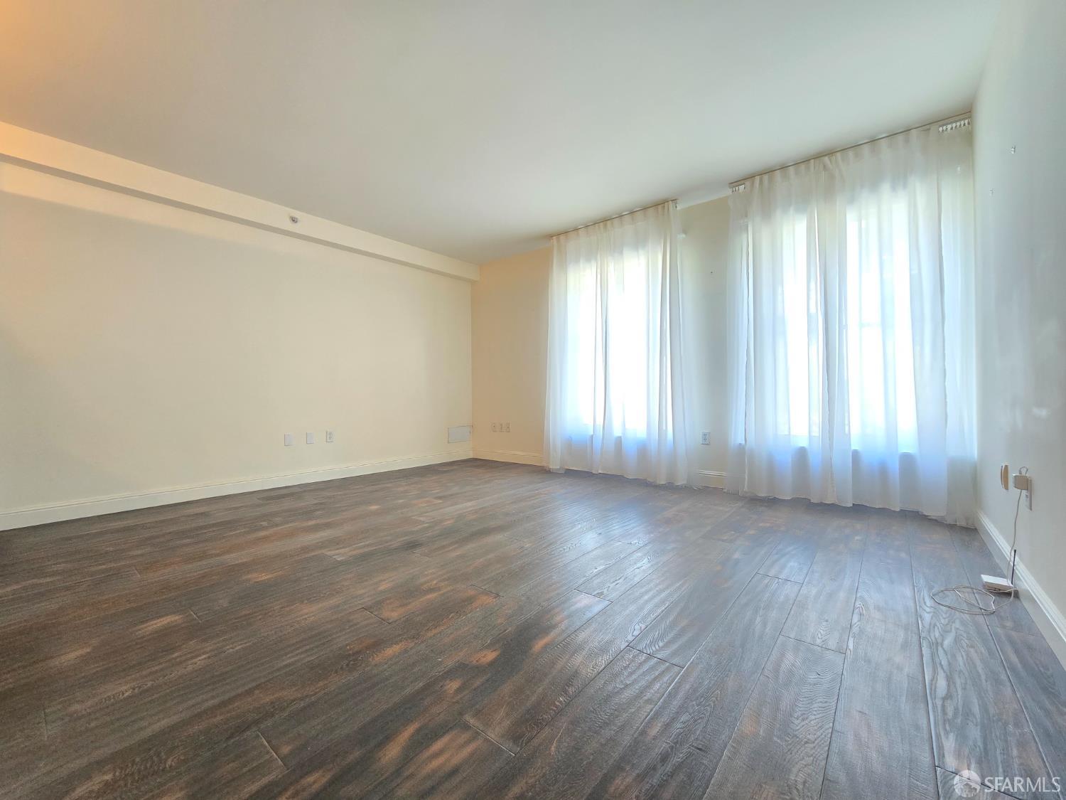 140 South Van Ness Avenue 341