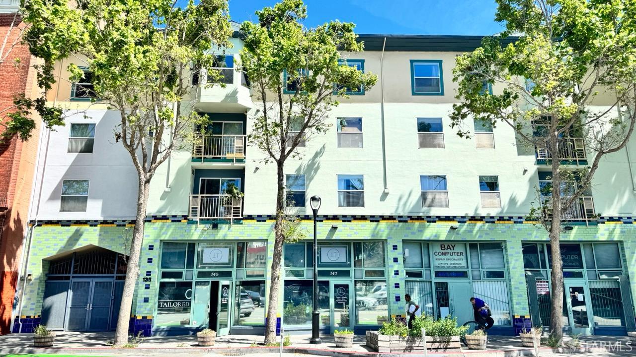 135 Valencia Street