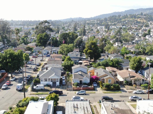 2309 83RD AVE, OAKLAND, CA 94605 - Image c42c92d1d4cca971b482e3816af66fc5/3063966581