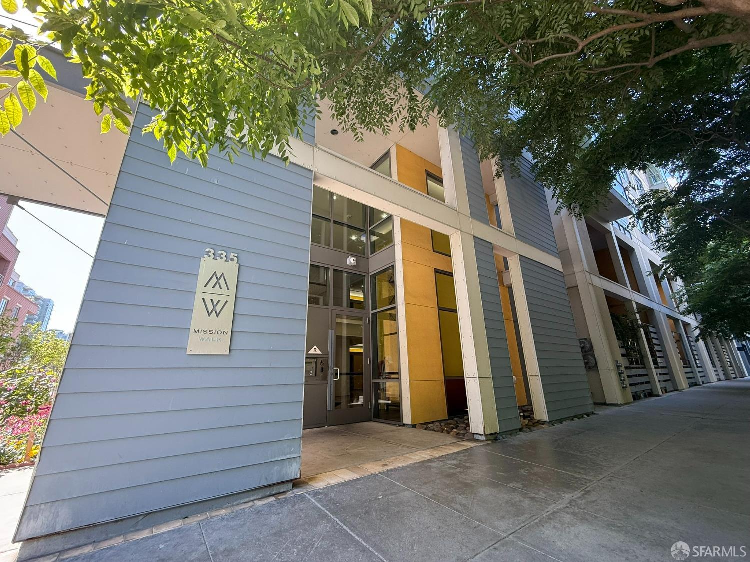 335 Berry Street 407