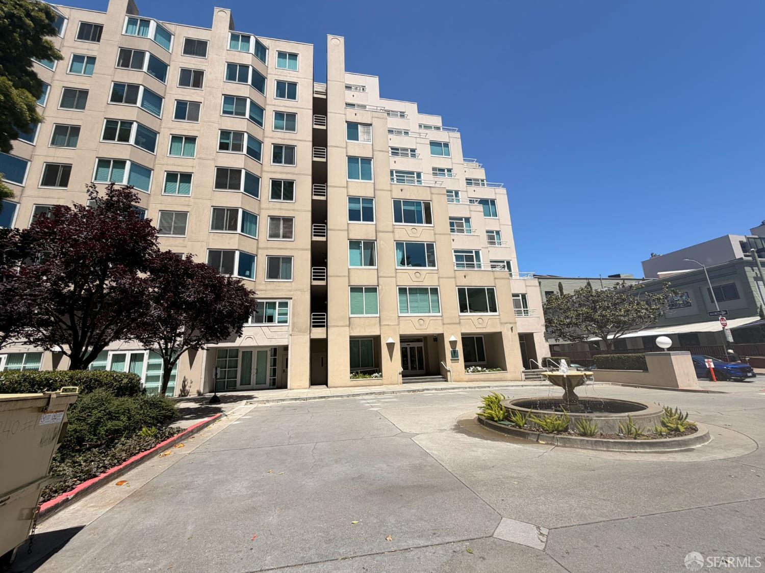 220 Lombard Street 414