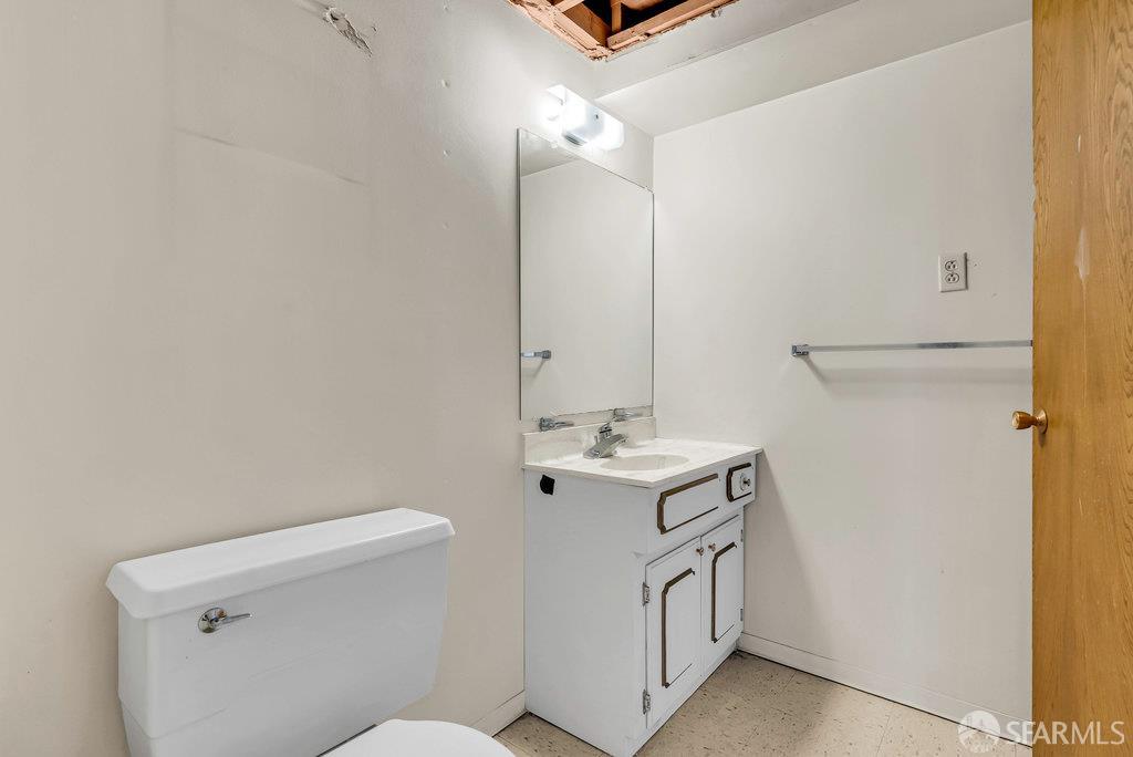San Francisco, California 94134, United States, ,2 BathroomsBathrooms,Residential,Active,220474