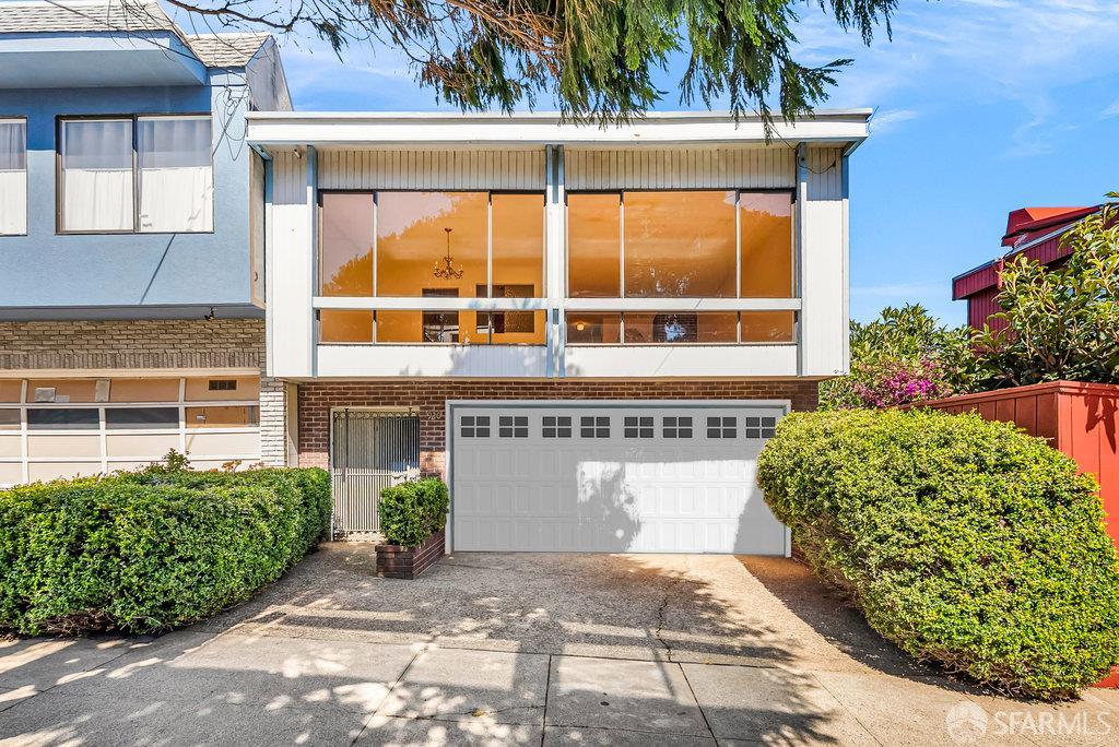 San Francisco, California 94134, United States, ,2 BathroomsBathrooms,Residential,Active,220474