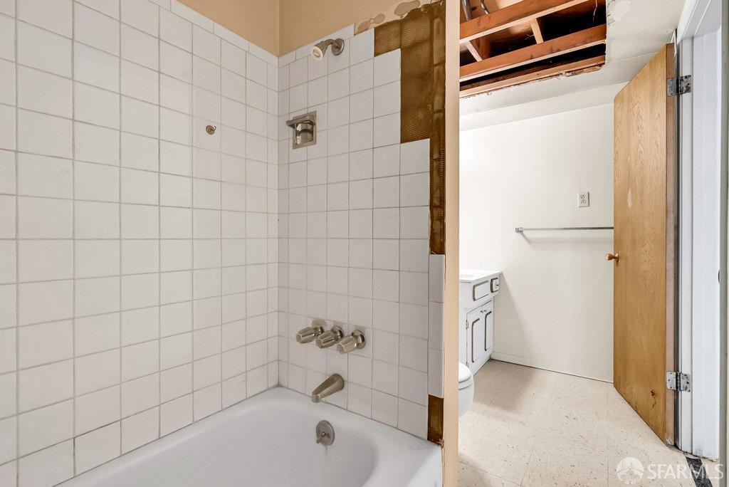 San Francisco, California 94134, United States, ,2 BathroomsBathrooms,Residential,Active,220474