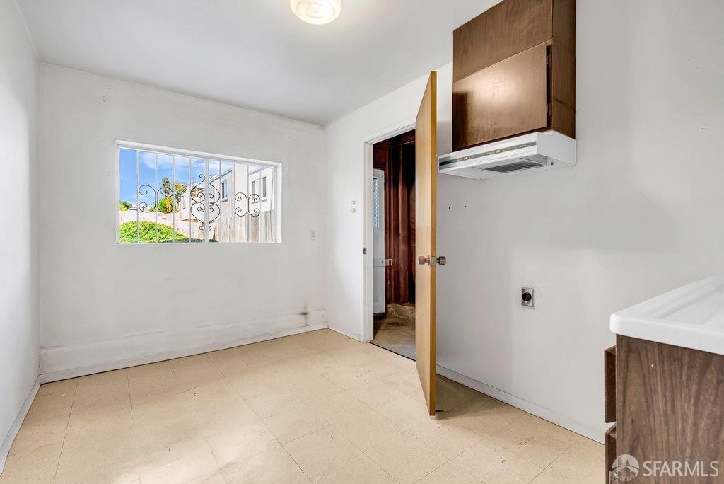 San Francisco, California 94134, United States, ,2 BathroomsBathrooms,Residential,Active,220474