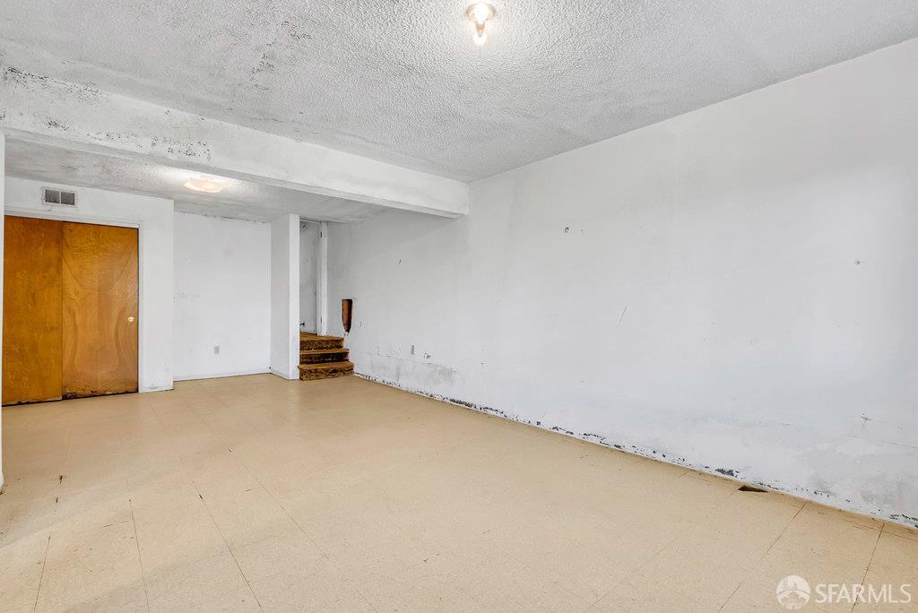 San Francisco, California 94134, United States, ,2 BathroomsBathrooms,Residential,Active,220474