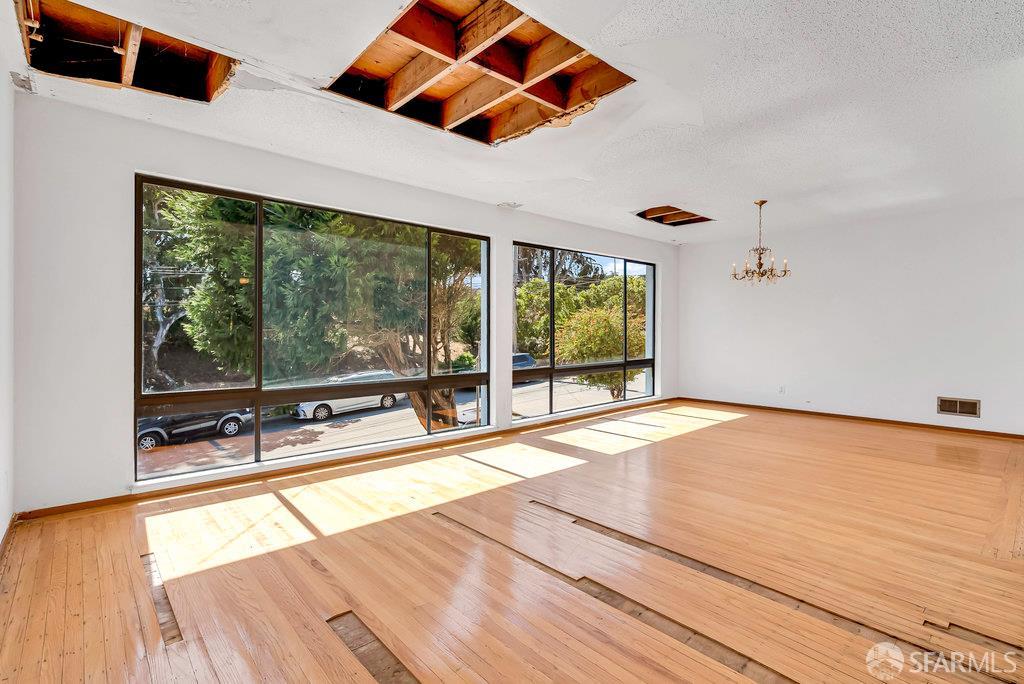 San Francisco, California 94134, United States, ,2 BathroomsBathrooms,Residential,Active,220474