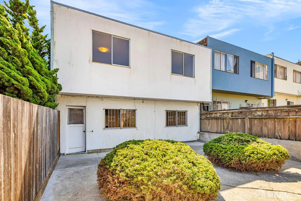 San Francisco, California 94134, United States, ,2 BathroomsBathrooms,Residential,Active,220474