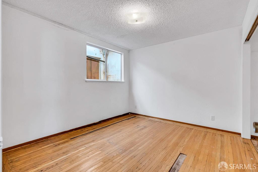 San Francisco, California 94134, United States, ,2 BathroomsBathrooms,Residential,Active,220474