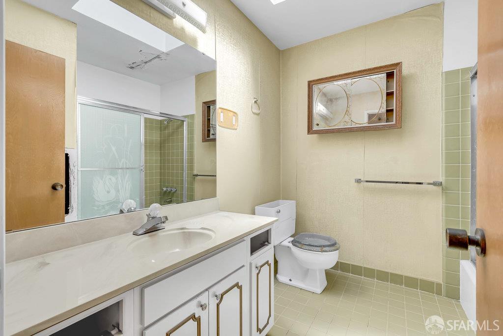 San Francisco, California 94134, United States, ,2 BathroomsBathrooms,Residential,Active,220474