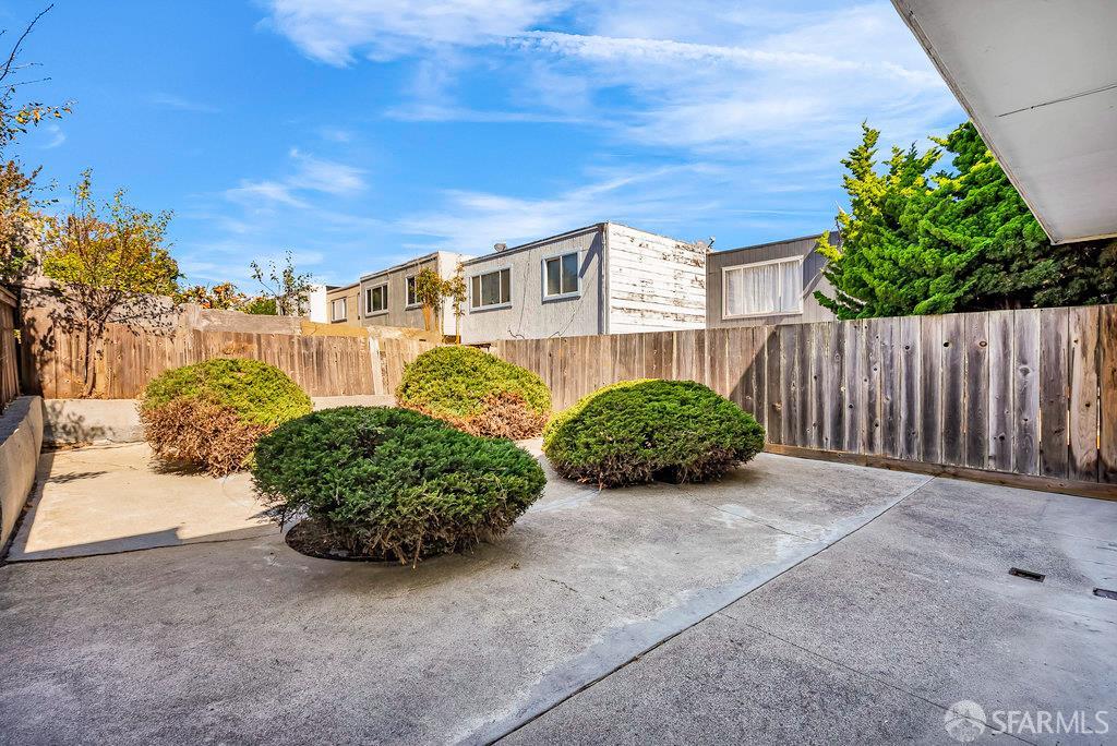 San Francisco, California 94134, United States, ,2 BathroomsBathrooms,Residential,Active,220474