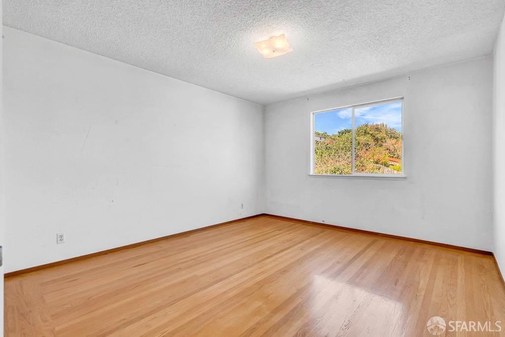 San Francisco, California 94134, United States, ,2 BathroomsBathrooms,Residential,Active,220474