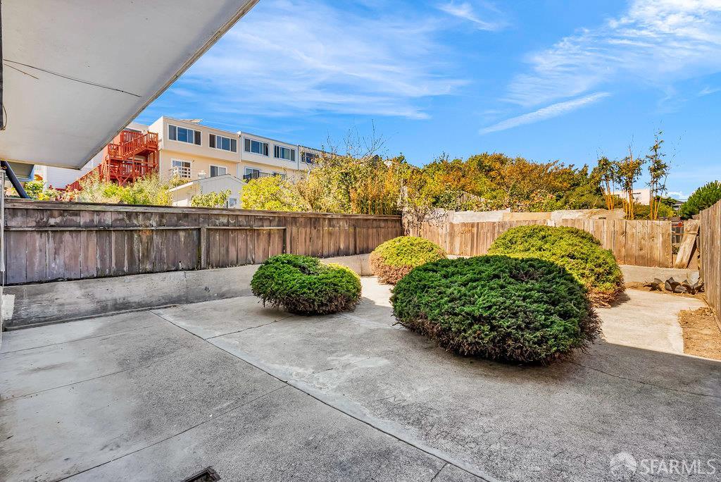 San Francisco, California 94134, United States, ,2 BathroomsBathrooms,Residential,Active,220474