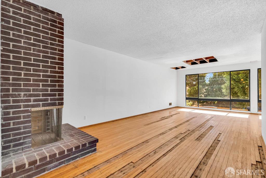 San Francisco, California 94134, United States, ,2 BathroomsBathrooms,Residential,Active,220474