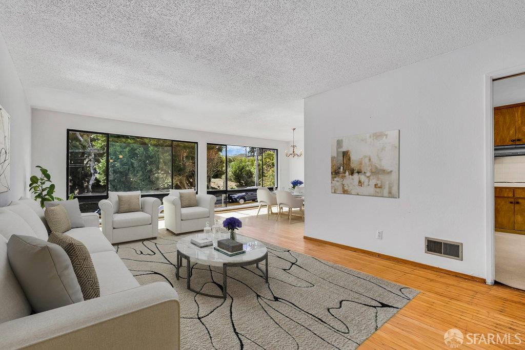 San Francisco, California 94134, United States, ,2 BathroomsBathrooms,Residential,Active,220474