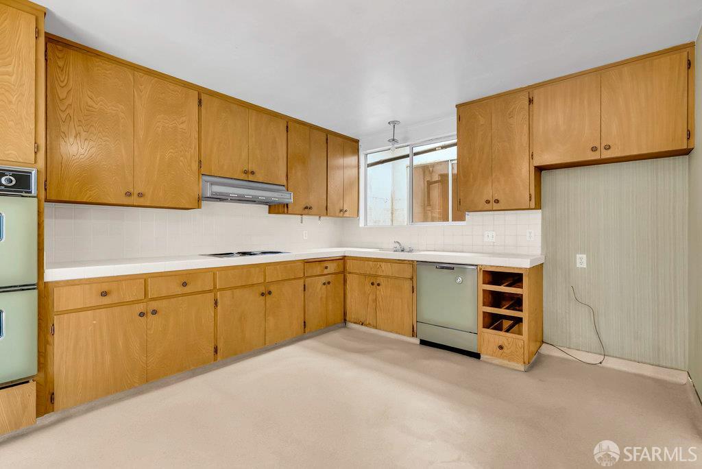 San Francisco, California 94134, United States, ,2 BathroomsBathrooms,Residential,Active,220474