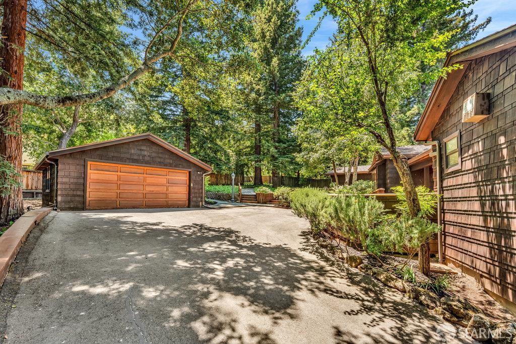 Orinda, California 94563, United States, 4 Bedrooms Bedrooms, ,4 BathroomsBathrooms,Residential,Active,168422