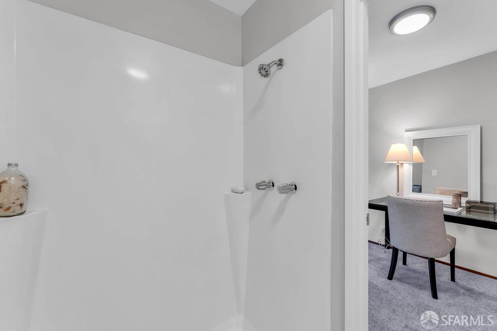 Orinda, California 94563, United States, 4 Bedrooms Bedrooms, ,4 BathroomsBathrooms,Residential,Active,168422