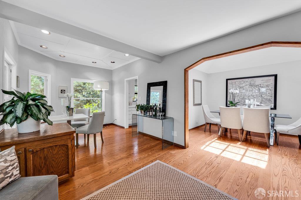 Orinda, California 94563, United States, 4 Bedrooms Bedrooms, ,4 BathroomsBathrooms,Residential,Active,168422