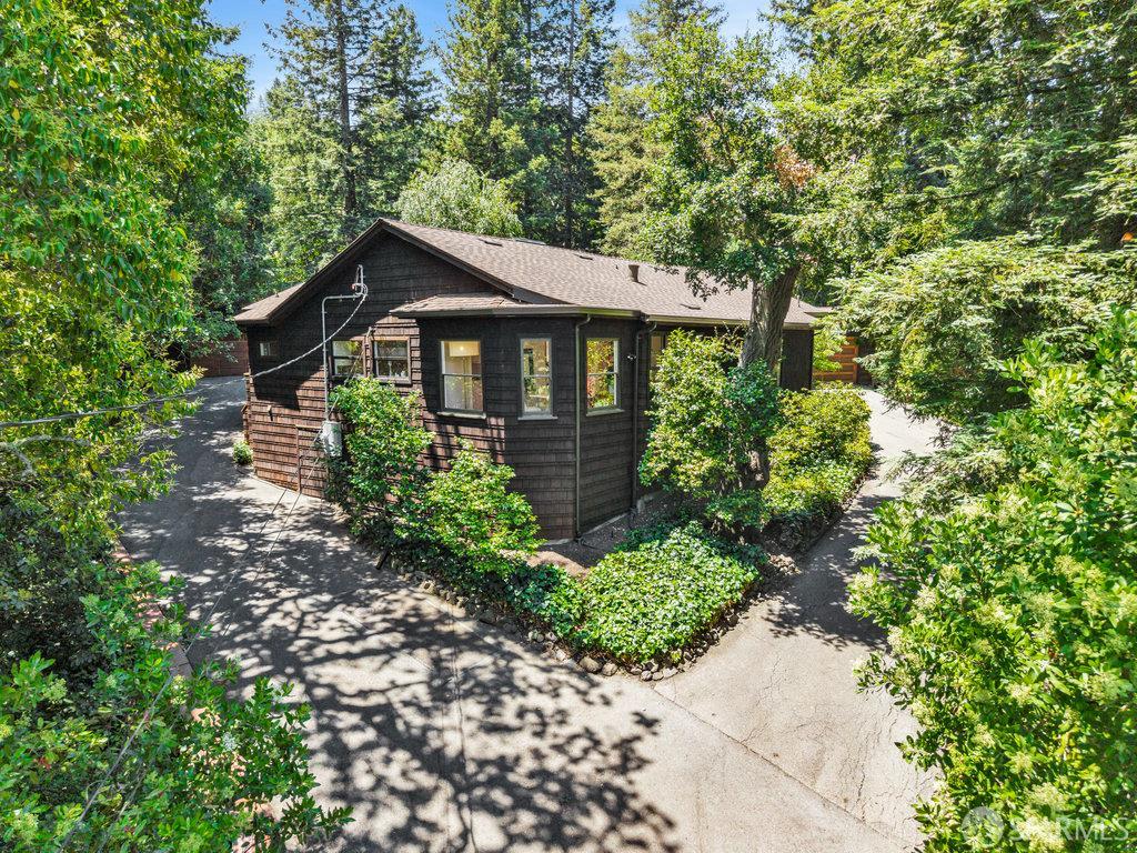 Orinda, California 94563, United States, 4 Bedrooms Bedrooms, ,4 BathroomsBathrooms,Residential,Active,168422