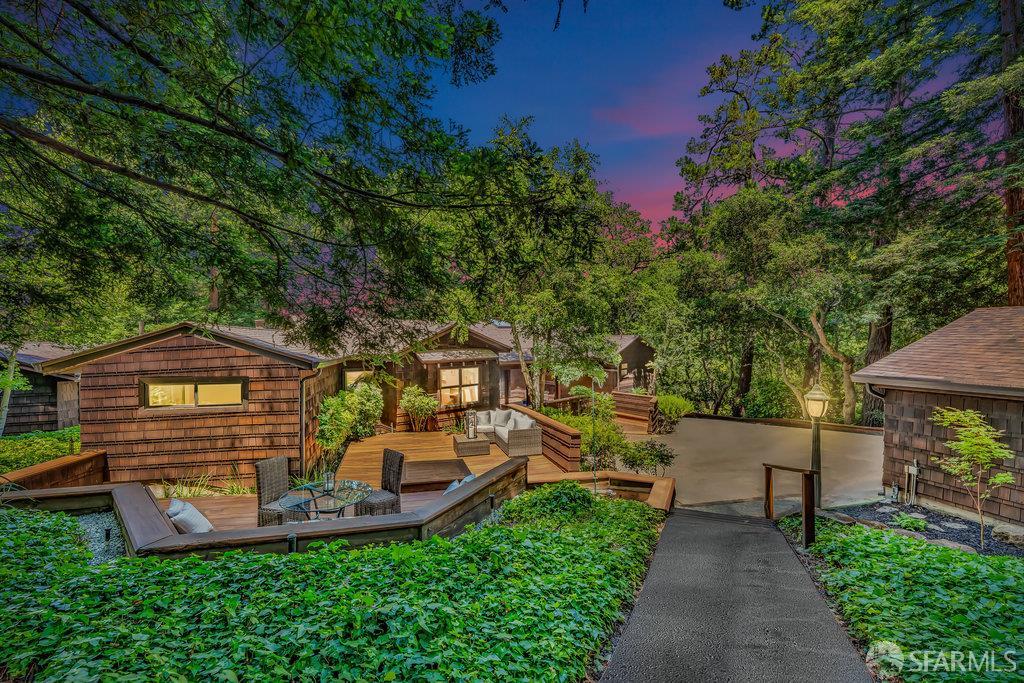 Orinda, California 94563, United States, 4 Bedrooms Bedrooms, ,4 BathroomsBathrooms,Residential,Active,168422