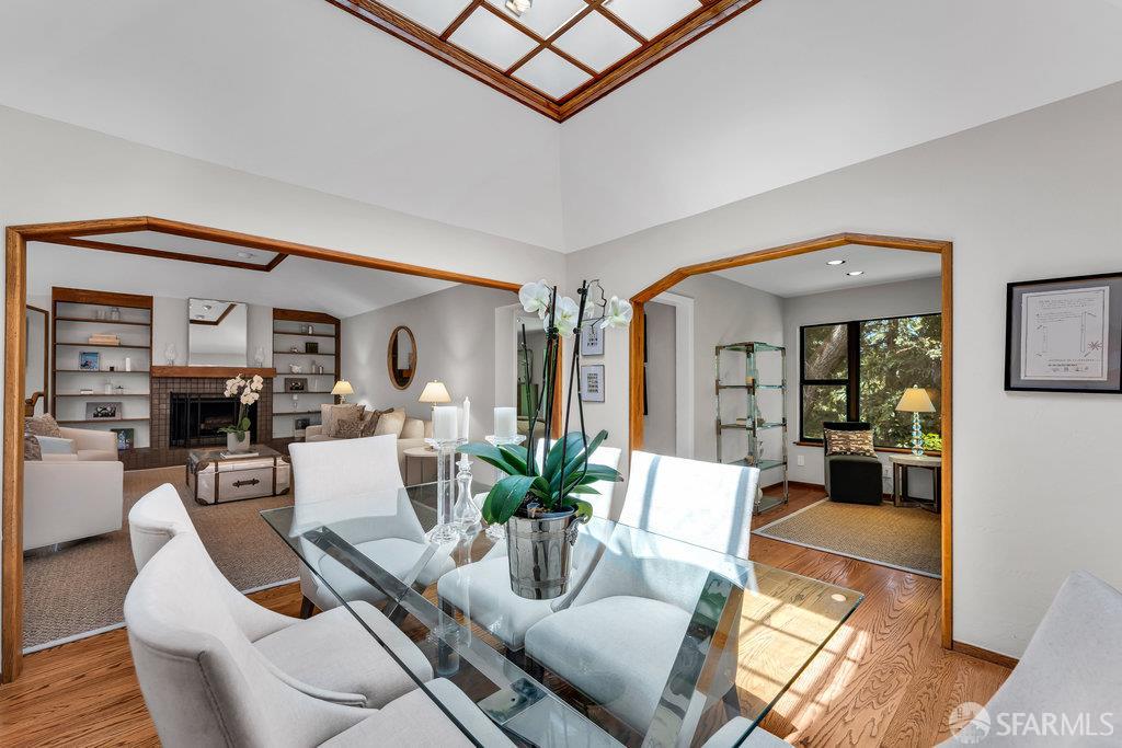 Orinda, California 94563, United States, 4 Bedrooms Bedrooms, ,4 BathroomsBathrooms,Residential,Active,168422