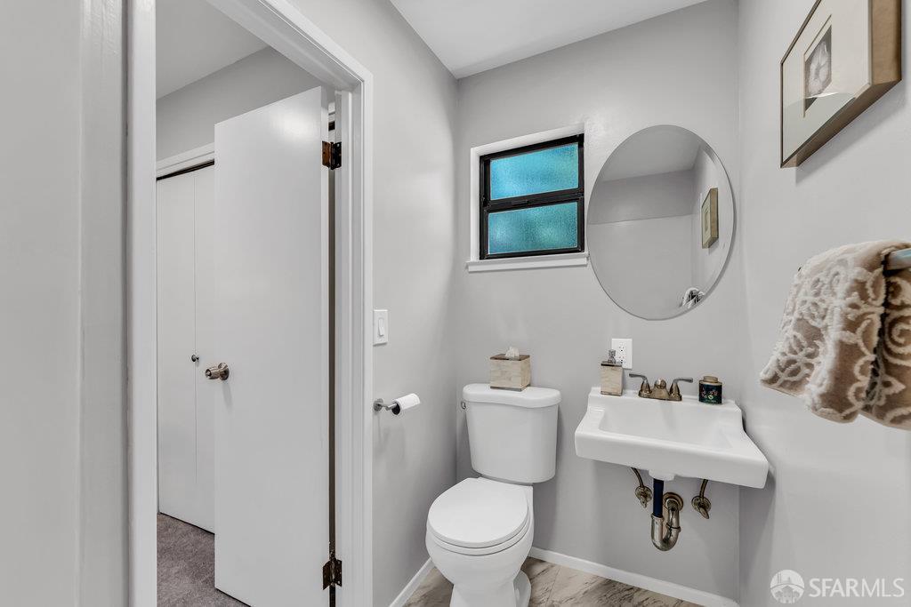 Orinda, California 94563, United States, 4 Bedrooms Bedrooms, ,4 BathroomsBathrooms,Residential,Active,168422