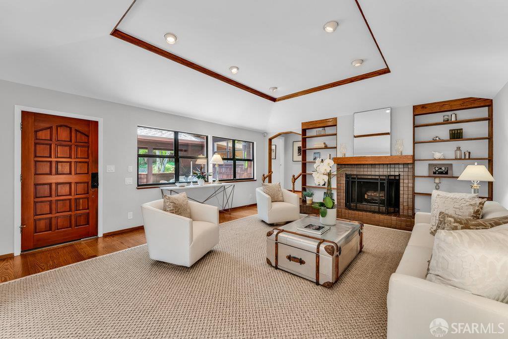 Orinda, California 94563, United States, 4 Bedrooms Bedrooms, ,4 BathroomsBathrooms,Residential,Active,168422