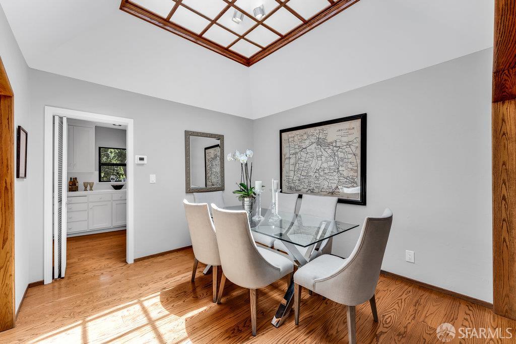 Orinda, California 94563, United States, 4 Bedrooms Bedrooms, ,4 BathroomsBathrooms,Residential,Active,168422