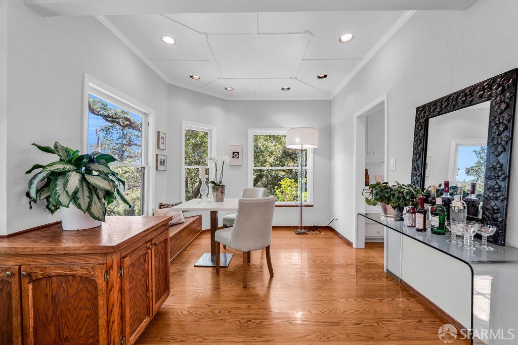 Orinda, California 94563, United States, 4 Bedrooms Bedrooms, ,4 BathroomsBathrooms,Residential,Active,168422