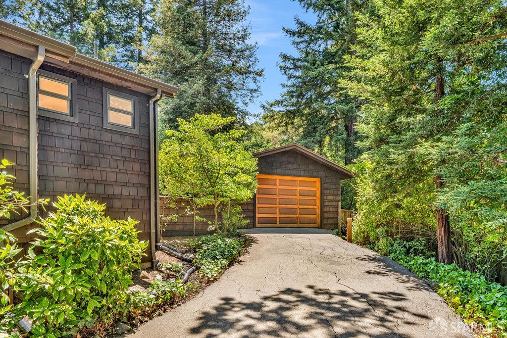 Orinda, California 94563, United States, 4 Bedrooms Bedrooms, ,4 BathroomsBathrooms,Residential,Active,168422