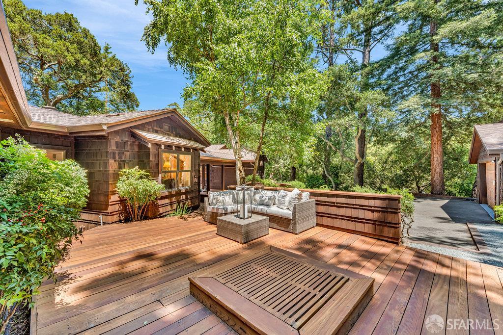 Orinda, California 94563, United States, 4 Bedrooms Bedrooms, ,4 BathroomsBathrooms,Residential,Active,168422