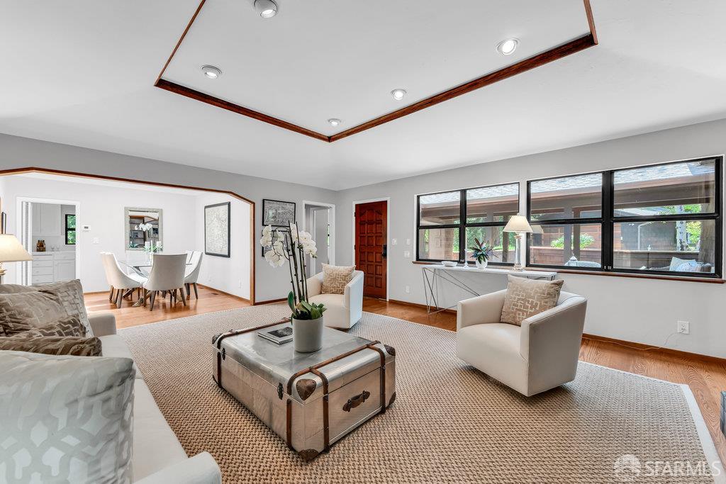 Orinda, California 94563, United States, 4 Bedrooms Bedrooms, ,4 BathroomsBathrooms,Residential,Active,168422