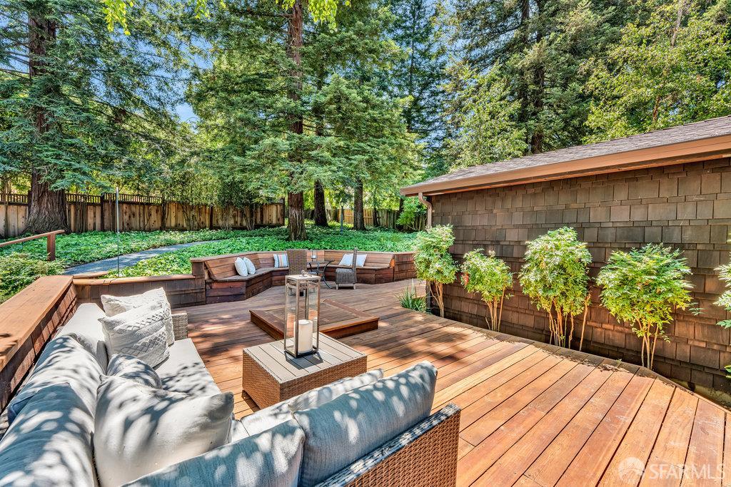 Orinda, California 94563, United States, 4 Bedrooms Bedrooms, ,4 BathroomsBathrooms,Residential,Active,168422