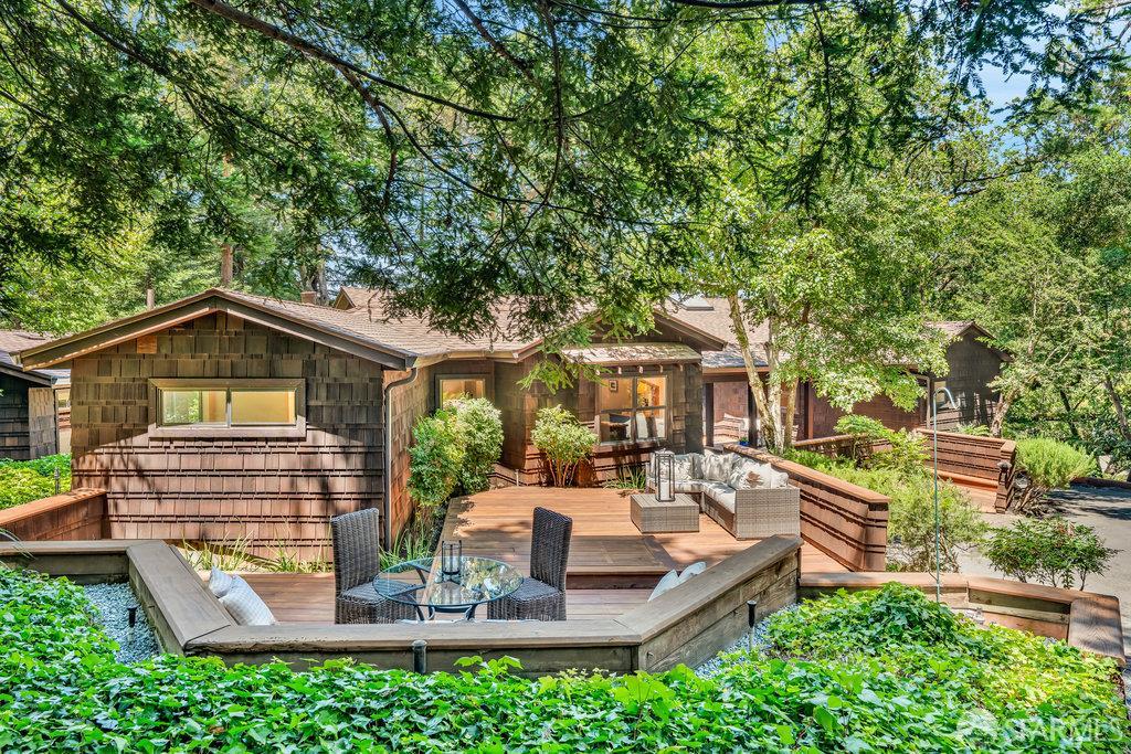 Orinda, California 94563, United States, 4 Bedrooms Bedrooms, ,4 BathroomsBathrooms,Residential,Active,168422