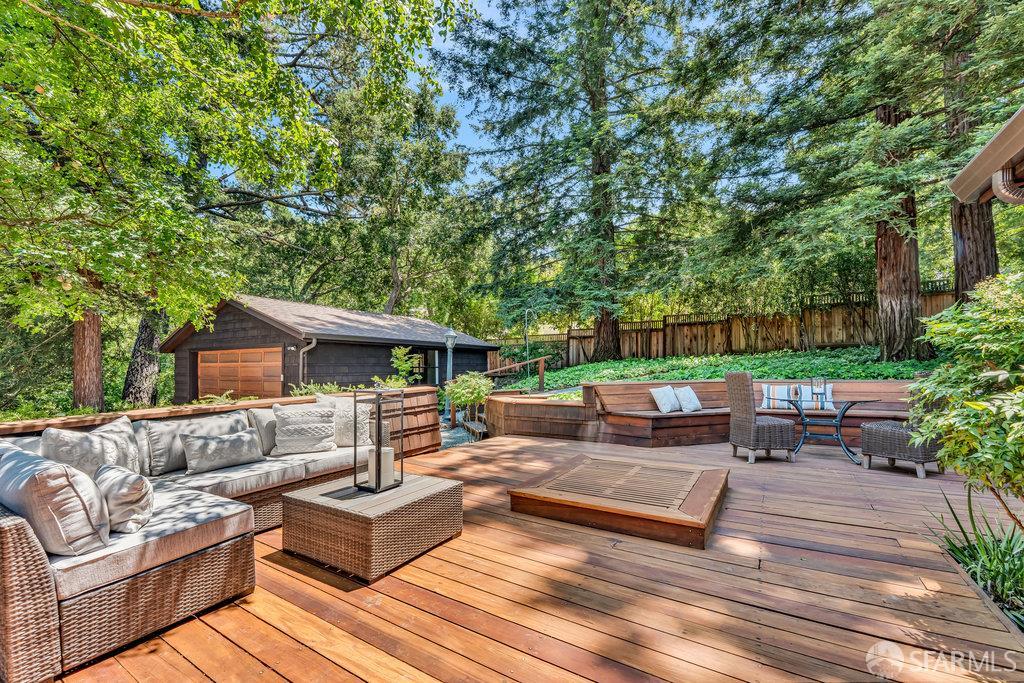 Orinda, California 94563, United States, 4 Bedrooms Bedrooms, ,4 BathroomsBathrooms,Residential,Active,168422