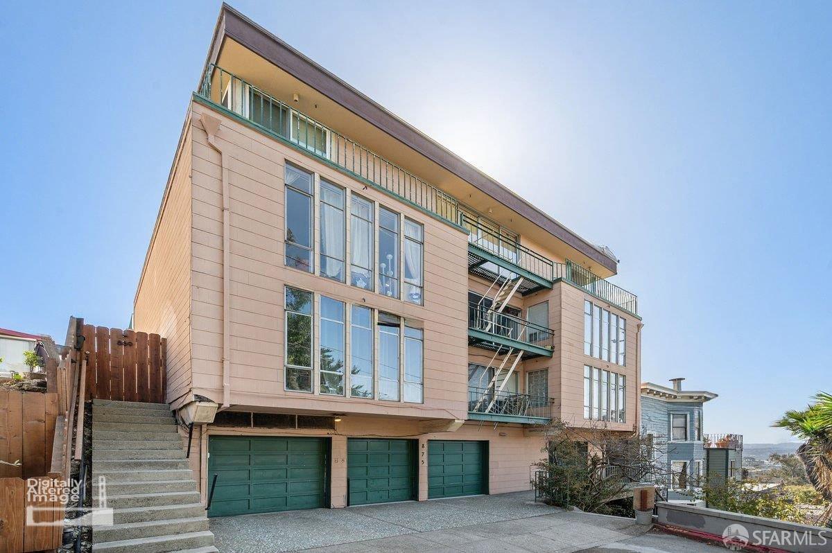875 Vermont Street 300